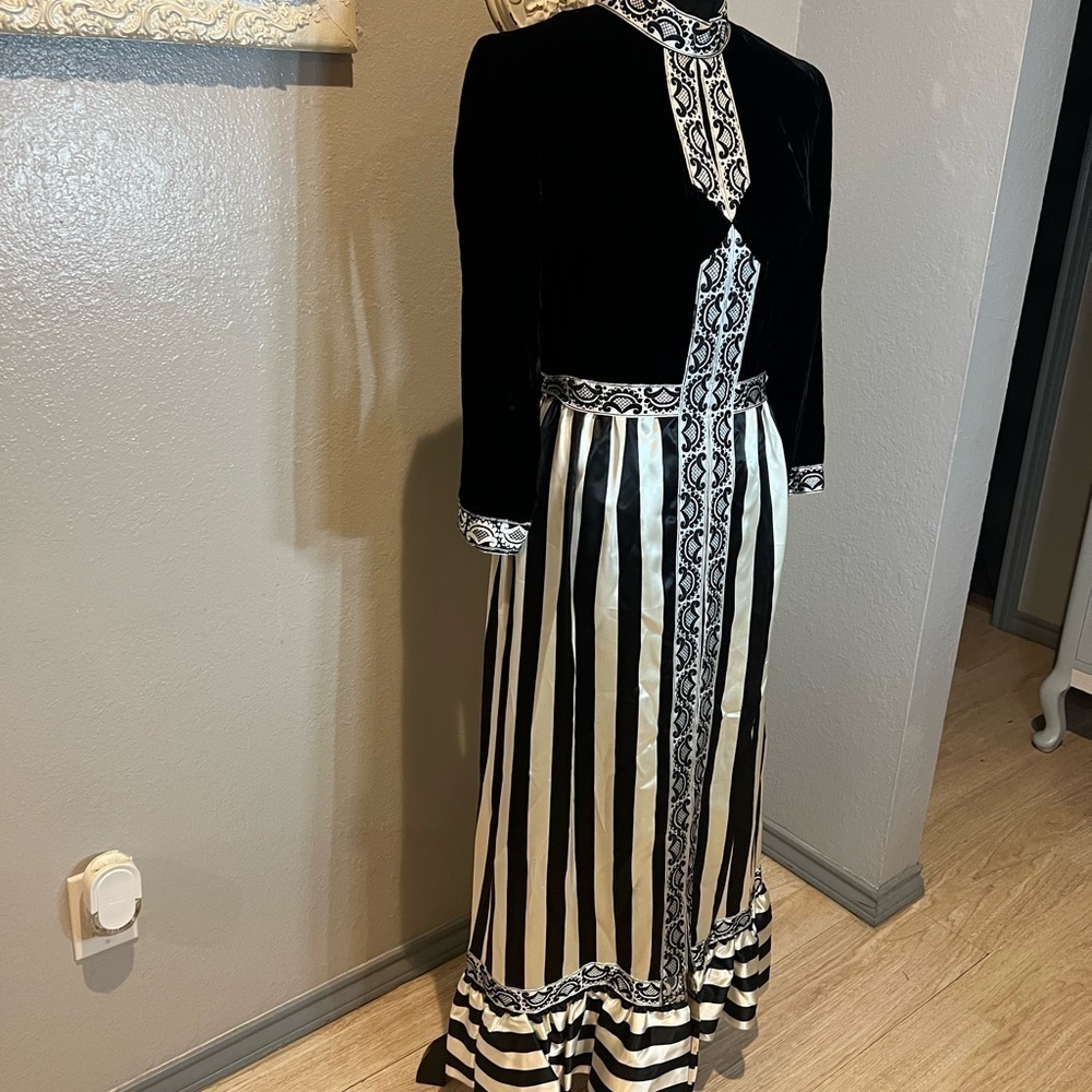 Vintage 1970’s black and whites white striped satin and velvet maxi dress - Picture 7 of 12